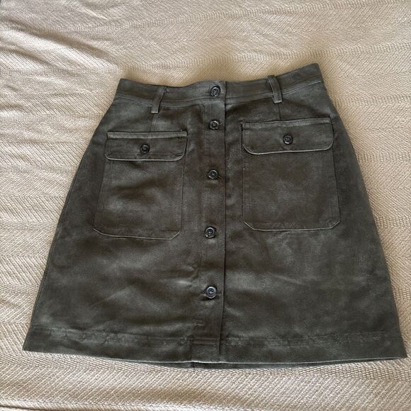 Banana Republic Mini Skirt Wonens Size 2 Green Faux Suede Button Front - Picture 2 of 7